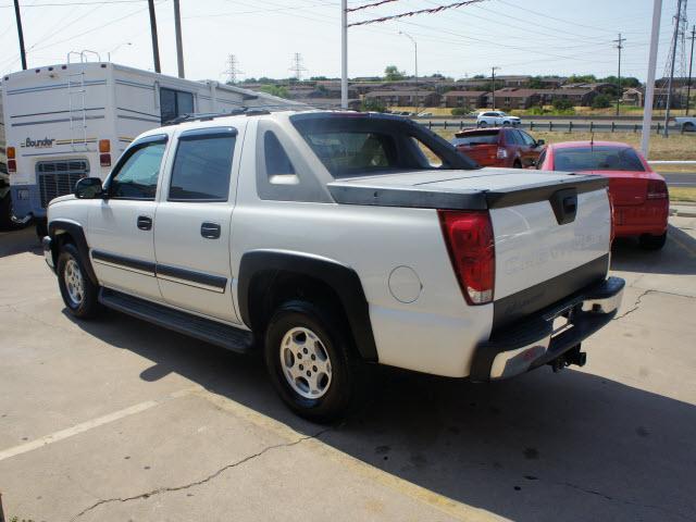 2004 Chevrolet Avalanche Water Truck