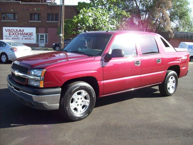 2004 Chevrolet Avalanche C350 4dr Sdn 3.5L Sport RWD Sedan