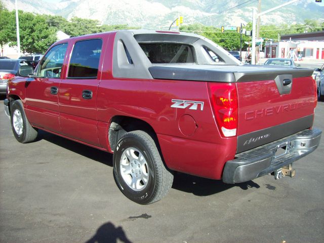 2004 Chevrolet Avalanche C350 4dr Sdn 3.5L Sport RWD Sedan