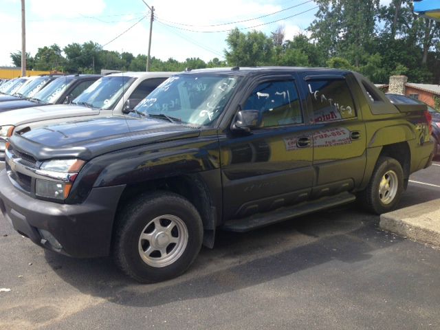 2004 Chevrolet Avalanche C350 4dr Sdn 3.5L Sport RWD Sedan