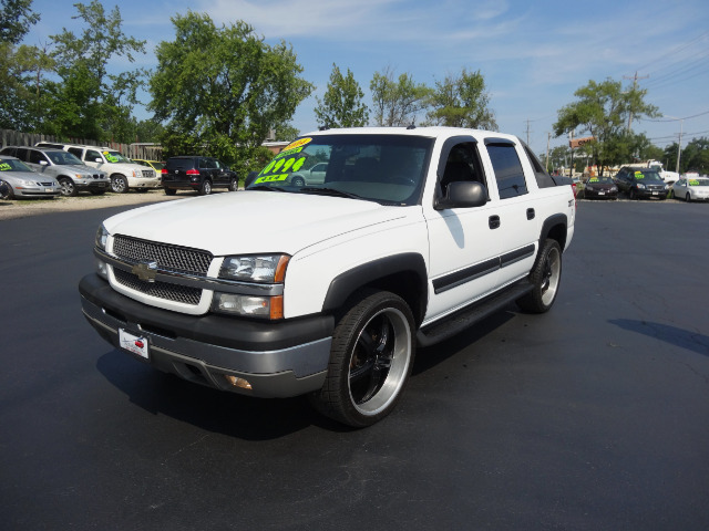 2004 Chevrolet Avalanche C350 4dr Sdn 3.5L Sport RWD Sedan