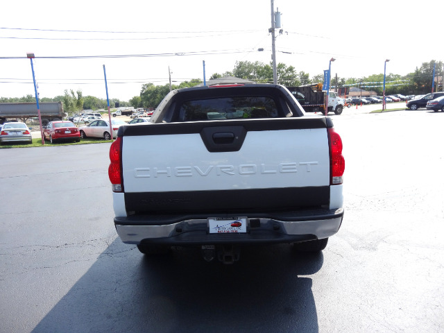 2004 Chevrolet Avalanche C350 4dr Sdn 3.5L Sport RWD Sedan