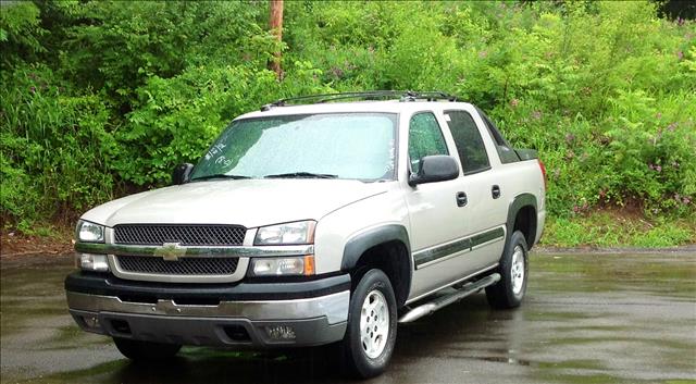 2004 Chevrolet Avalanche C350 4dr Sdn 3.5L Sport RWD Sedan