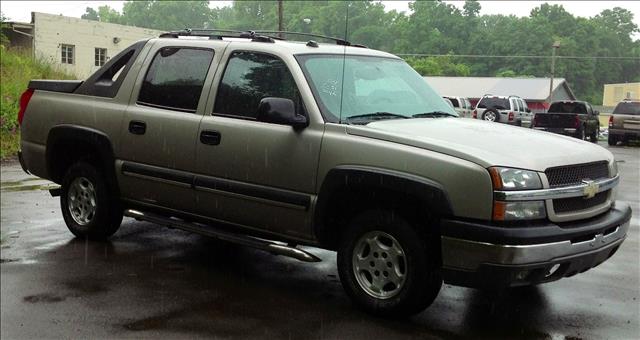 2004 Chevrolet Avalanche C350 4dr Sdn 3.5L Sport RWD Sedan