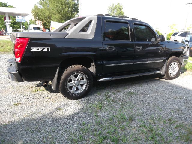 2004 Chevrolet Avalanche C350 4dr Sdn 3.5L Sport RWD Sedan