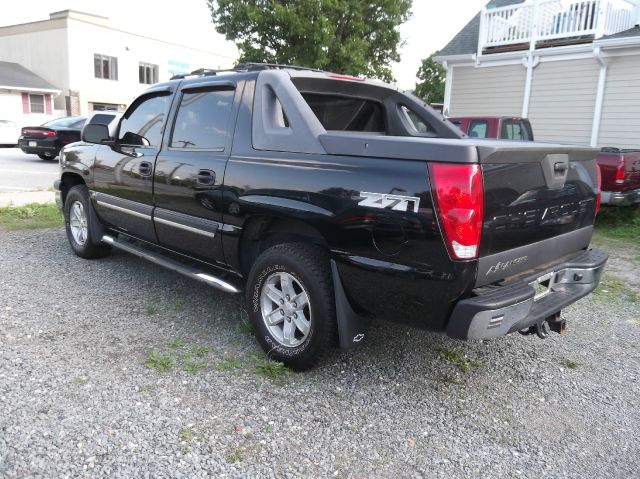 2004 Chevrolet Avalanche C350 4dr Sdn 3.5L Sport RWD Sedan