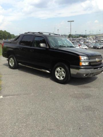 2004 Chevrolet Avalanche C350 4dr Sdn 3.5L Sport RWD Sedan