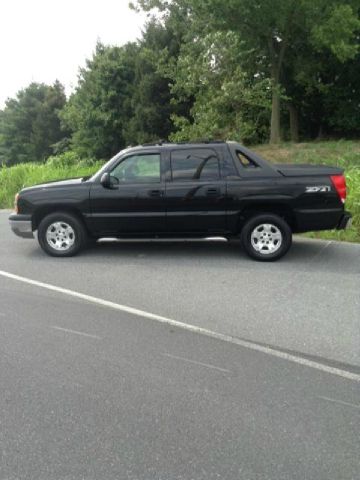 2004 Chevrolet Avalanche C350 4dr Sdn 3.5L Sport RWD Sedan