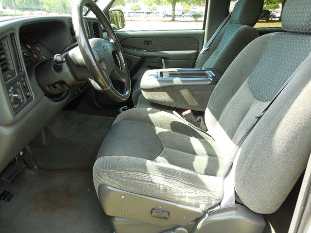 2004 Chevrolet Avalanche C350 4dr Sdn 3.5L Sport RWD Sedan