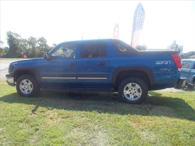 2004 Chevrolet Avalanche Sahara Unlimited