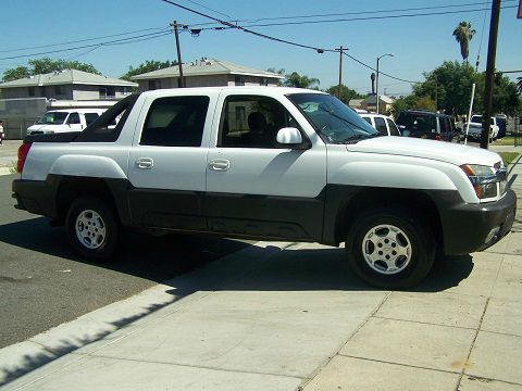 2004 Chevrolet Avalanche C350 4dr Sdn 3.5L Sport RWD Sedan