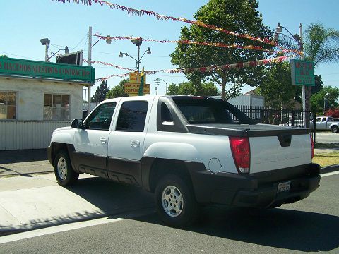 2004 Chevrolet Avalanche C350 4dr Sdn 3.5L Sport RWD Sedan