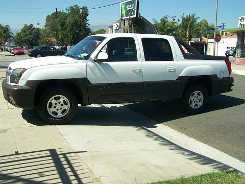 2004 Chevrolet Avalanche C350 4dr Sdn 3.5L Sport RWD Sedan