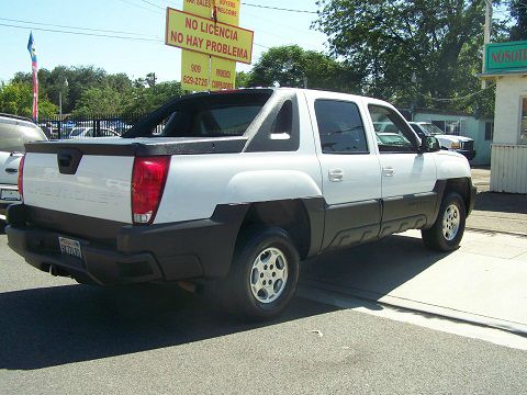 2004 Chevrolet Avalanche C350 4dr Sdn 3.5L Sport RWD Sedan