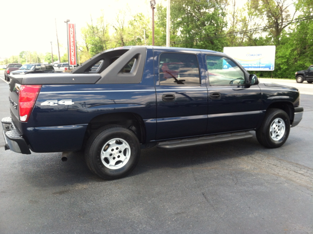 2004 Chevrolet Avalanche C350 4dr Sdn 3.5L Sport RWD Sedan