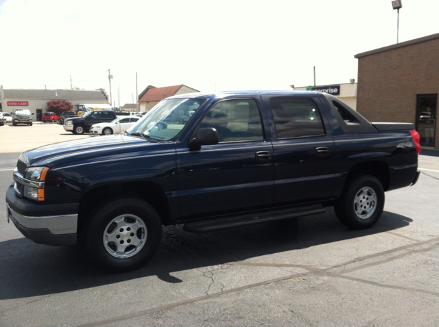 2004 Chevrolet Avalanche C350 4dr Sdn 3.5L Sport RWD Sedan