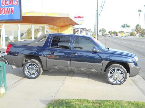 2004 Chevrolet Avalanche C350 4dr Sdn 3.5L Sport RWD Sedan