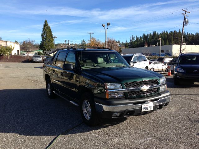 2004 Chevrolet Avalanche C350 4dr Sdn 3.5L Sport RWD Sedan