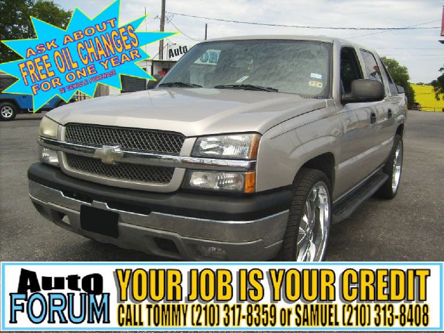 2004 Chevrolet Avalanche C350 4dr Sdn 3.5L Sport RWD Sedan