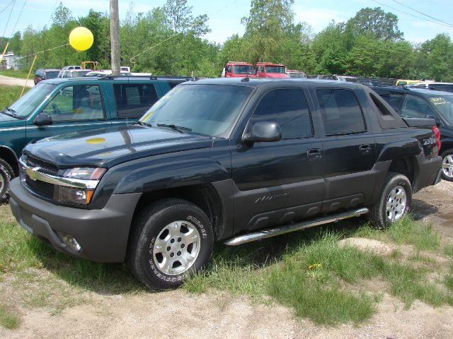 2004 Chevrolet Avalanche C350 4dr Sdn 3.5L Sport RWD Sedan