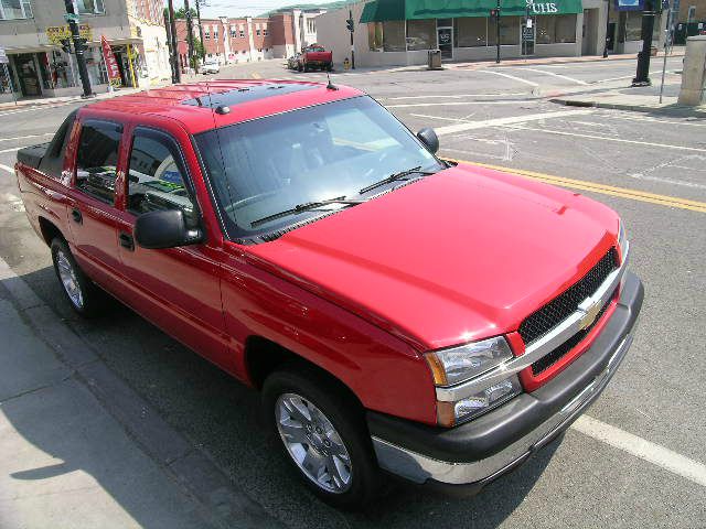 2004 Chevrolet Avalanche SLE - Sunroof DVD 3rd Seat