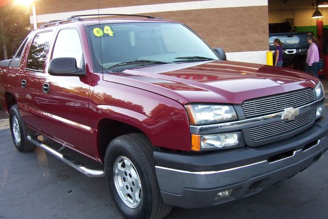 2004 Chevrolet Avalanche C350 4dr Sdn 3.5L Sport RWD Sedan