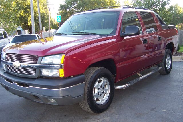 2004 Chevrolet Avalanche C350 4dr Sdn 3.5L Sport RWD Sedan