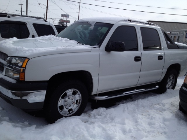 2004 Chevrolet Avalanche C350 4dr Sdn 3.5L Sport RWD Sedan