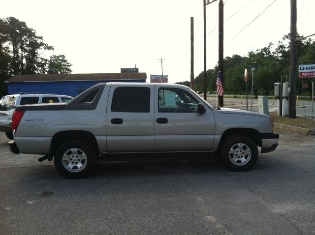 2004 Chevrolet Avalanche C350 4dr Sdn 3.5L Sport RWD Sedan