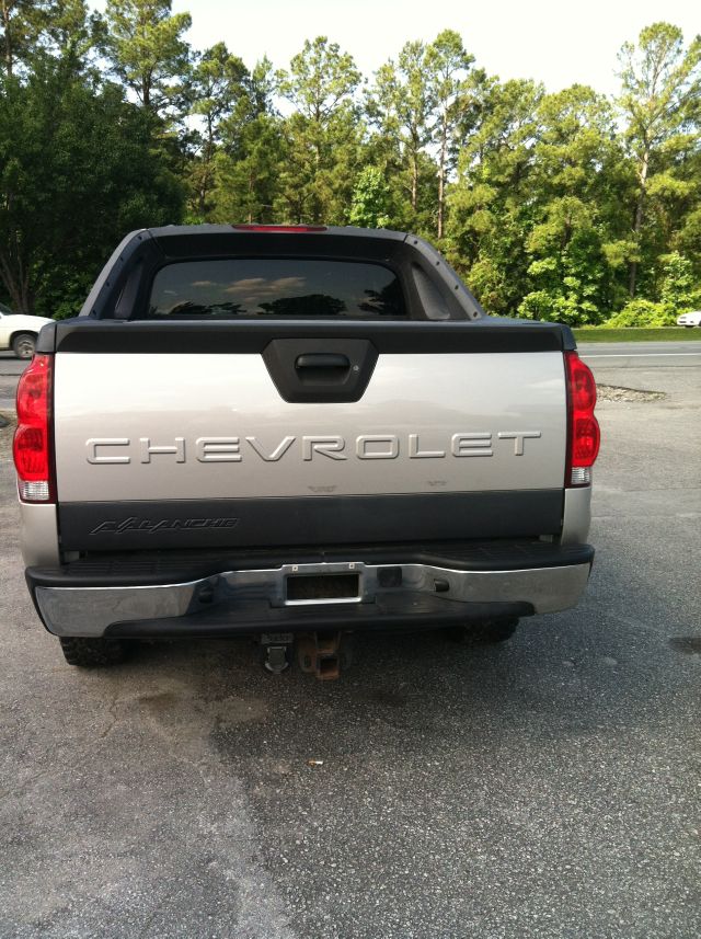 2004 Chevrolet Avalanche C350 4dr Sdn 3.5L Sport RWD Sedan