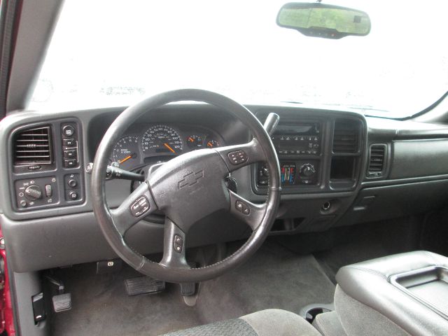 2004 Chevrolet Avalanche C350 4dr Sdn 3.5L Sport RWD Sedan