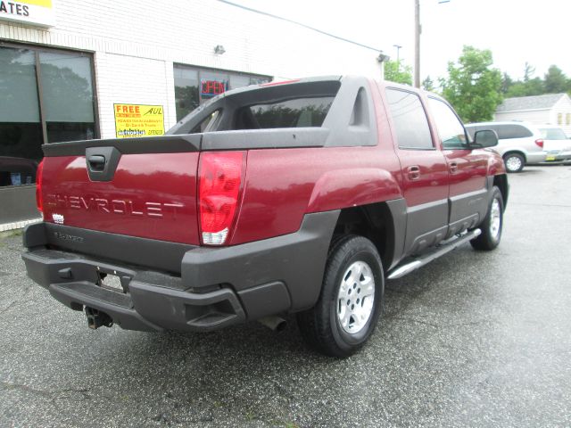 2004 Chevrolet Avalanche C350 4dr Sdn 3.5L Sport RWD Sedan