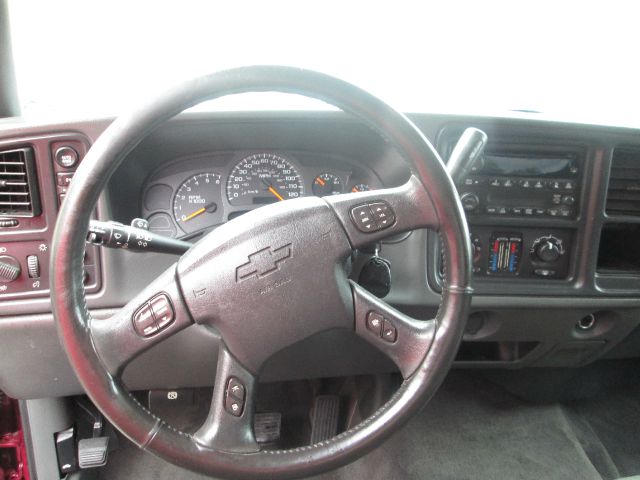 2004 Chevrolet Avalanche C350 4dr Sdn 3.5L Sport RWD Sedan