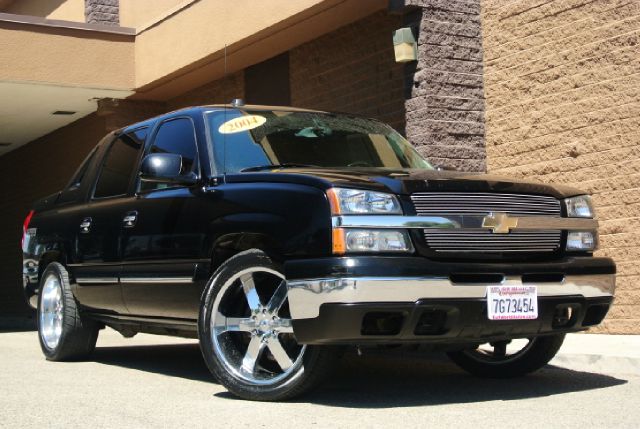 2004 Chevrolet Avalanche Base Van