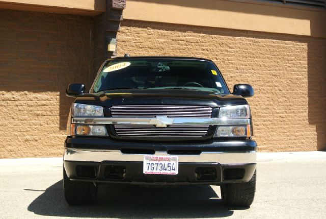 2004 Chevrolet Avalanche Base Van