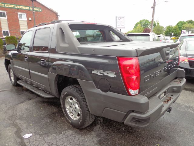 2004 Chevrolet Avalanche Unknown