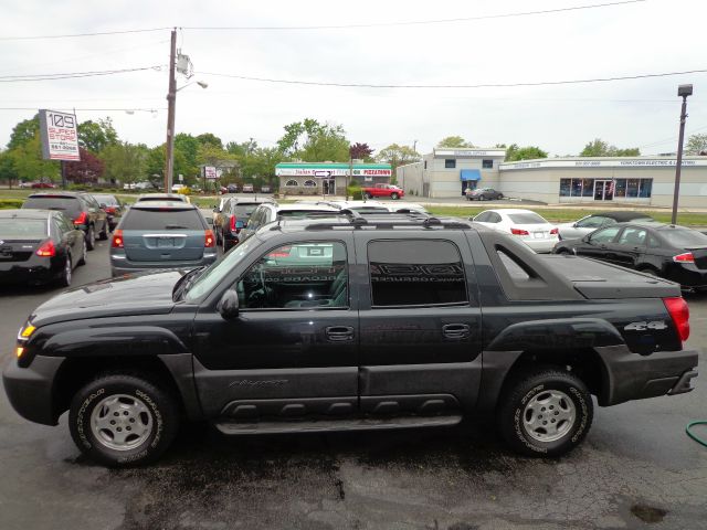 2004 Chevrolet Avalanche Unknown