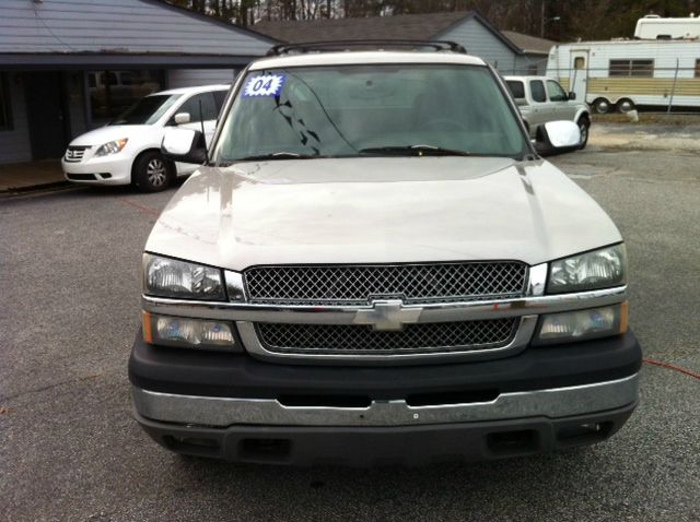 2004 Chevrolet Avalanche C350 4dr Sdn 3.5L Sport RWD Sedan