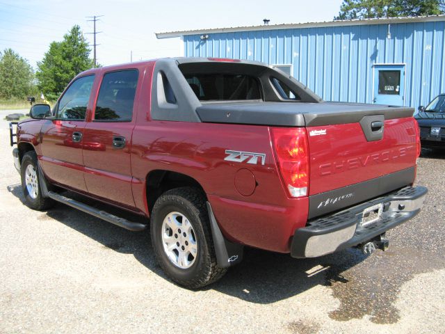 2004 Chevrolet Avalanche C350 4dr Sdn 3.5L Sport RWD Sedan