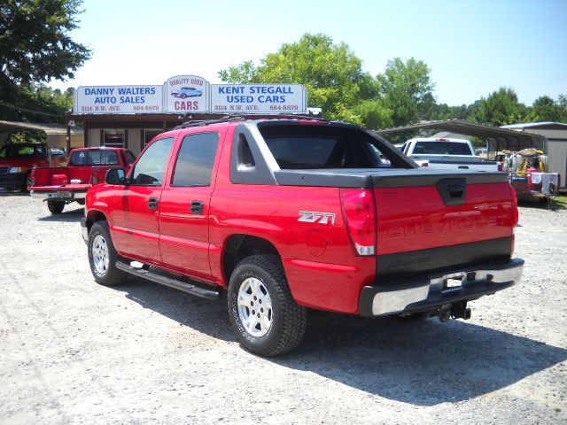 2004 Chevrolet Avalanche C350 4dr Sdn 3.5L Sport RWD Sedan