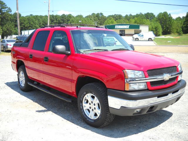 2004 Chevrolet Avalanche C350 4dr Sdn 3.5L Sport RWD Sedan