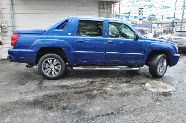 2004 Chevrolet Avalanche C350 4dr Sdn 3.5L Sport RWD Sedan