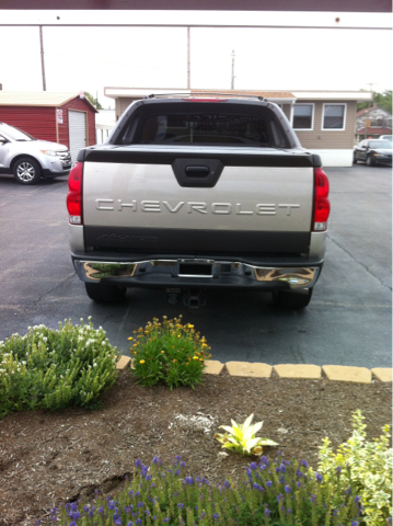 2004 Chevrolet Avalanche C350 4dr Sdn 3.5L Sport RWD Sedan