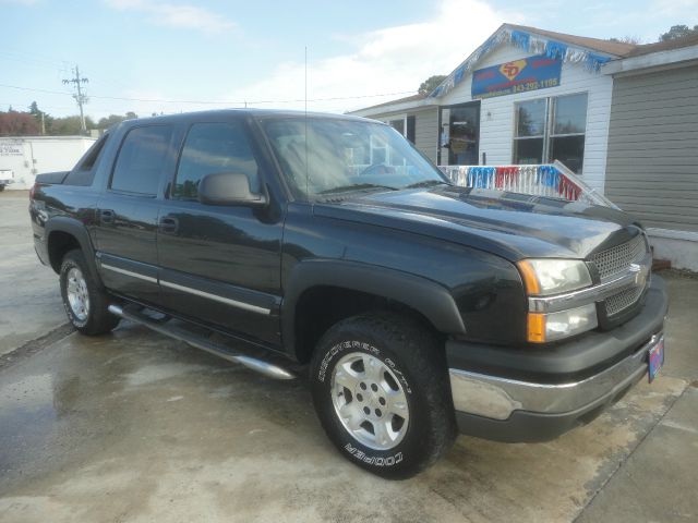 2004 Chevrolet Avalanche C350 4dr Sdn 3.5L Sport RWD Sedan