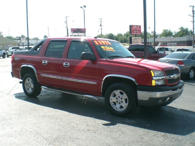 2004 Chevrolet Avalanche C300 4dr Sdn 3.0L Sport RWD Sedan