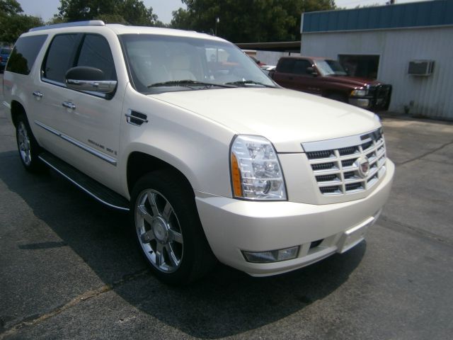 2004 Chevrolet Avalanche C350 4dr Sdn 3.5L Sport RWD Sedan