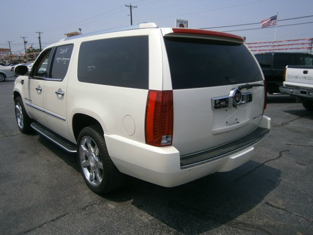 2004 Chevrolet Avalanche C350 4dr Sdn 3.5L Sport RWD Sedan