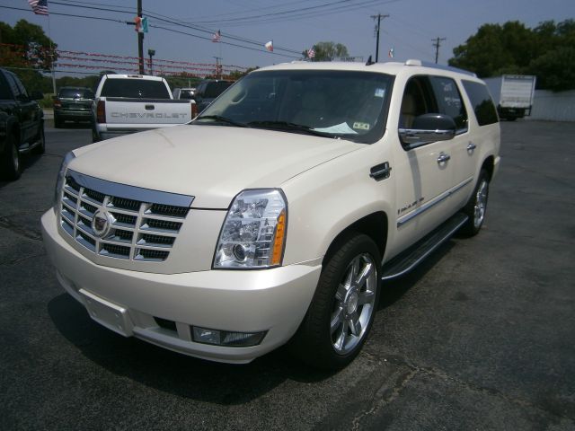 2004 Chevrolet Avalanche C350 4dr Sdn 3.5L Sport RWD Sedan