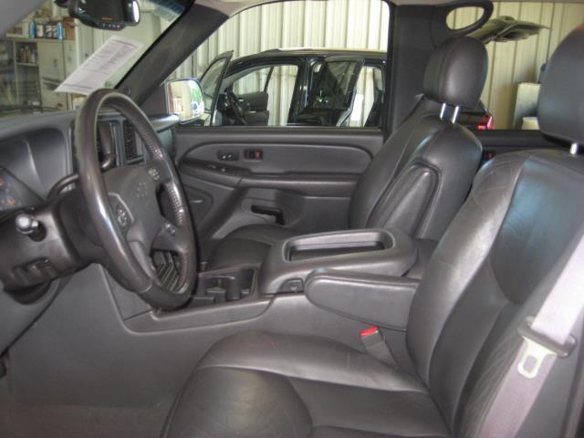 2004 Chevrolet Avalanche Unknown