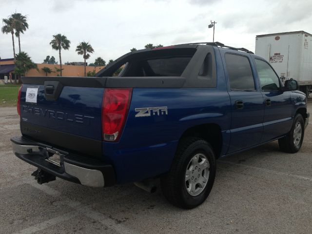 2004 Chevrolet Avalanche C350 4dr Sdn 3.5L Sport RWD Sedan